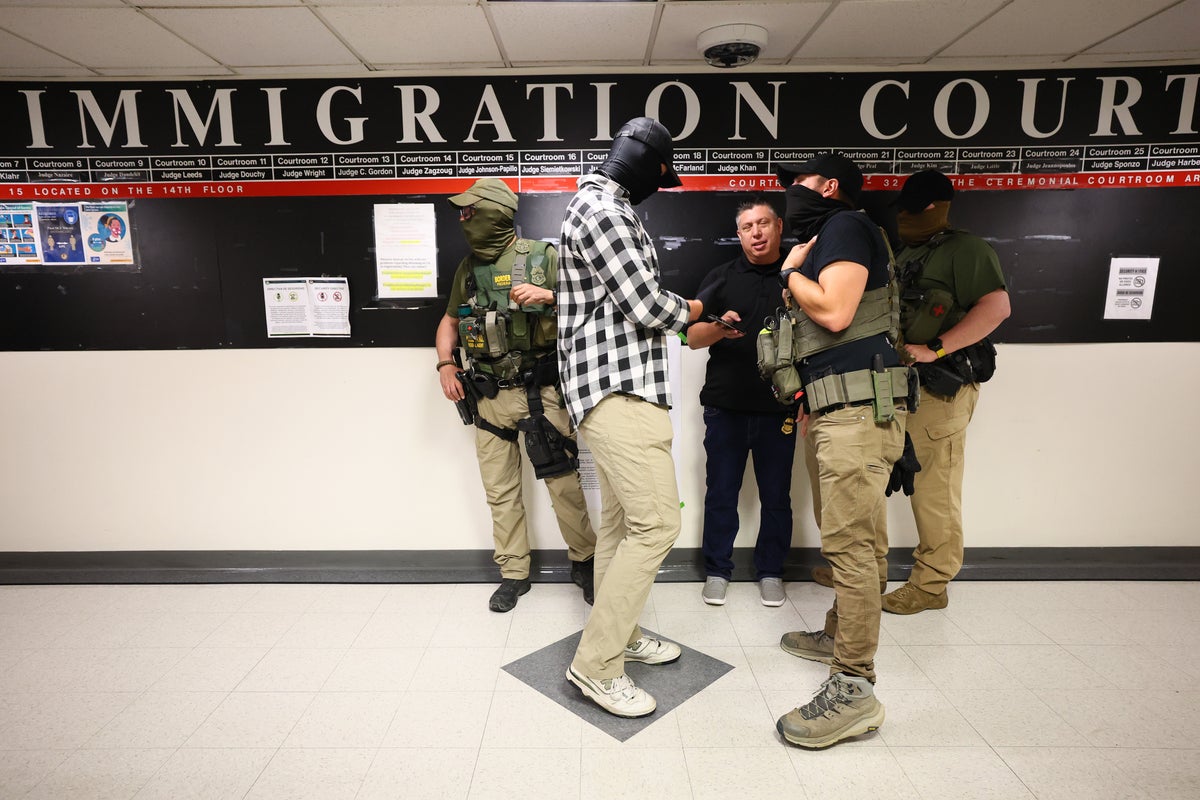 https://static.independent.co.uk/2025/08/28/14/53/ICE-Detains-Immigrants-Inside-New-York-City-Courthouses-1xjje7q1.jpeg?width=1200&height=800&crop=1200:800