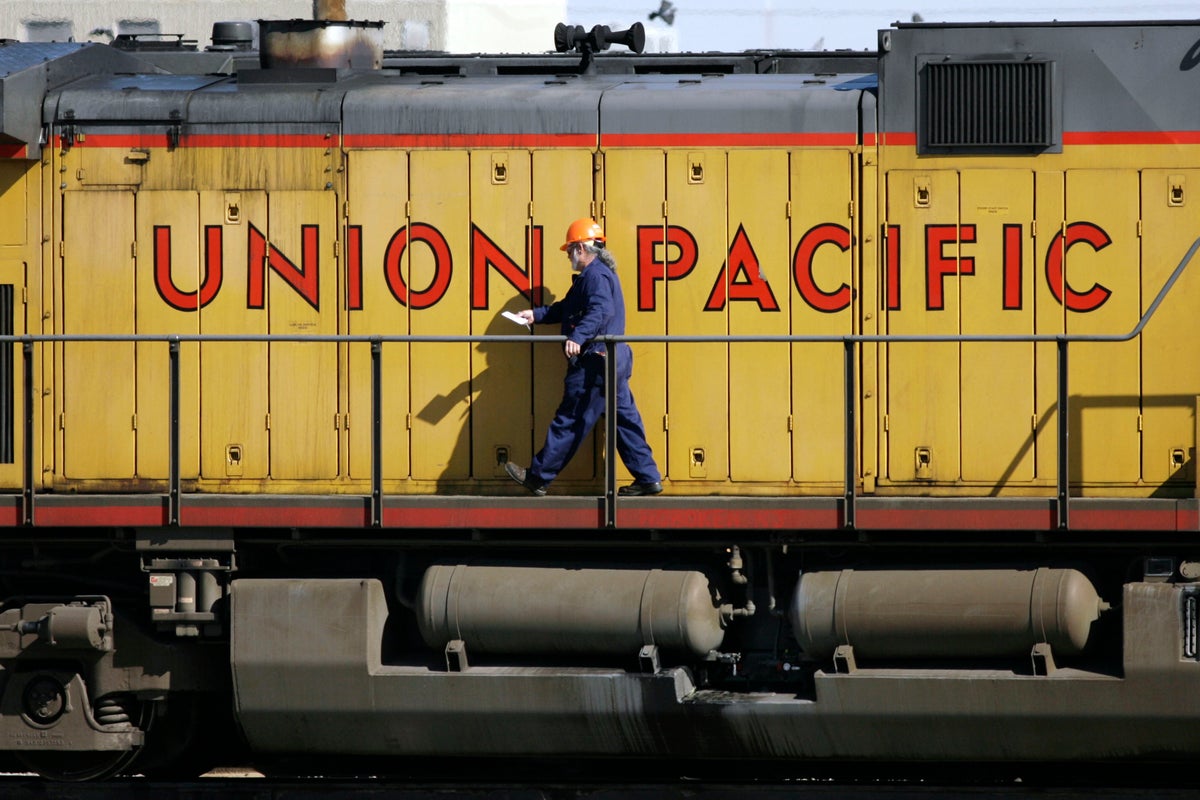 Trump fires Democratic member of Surface Transportation Board ahead of huge rail merger decision