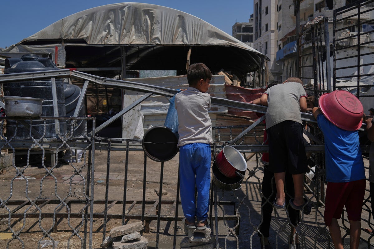UN food agency chief says women and children are 'starving' in Gaza and pressed Netanyahu on aid