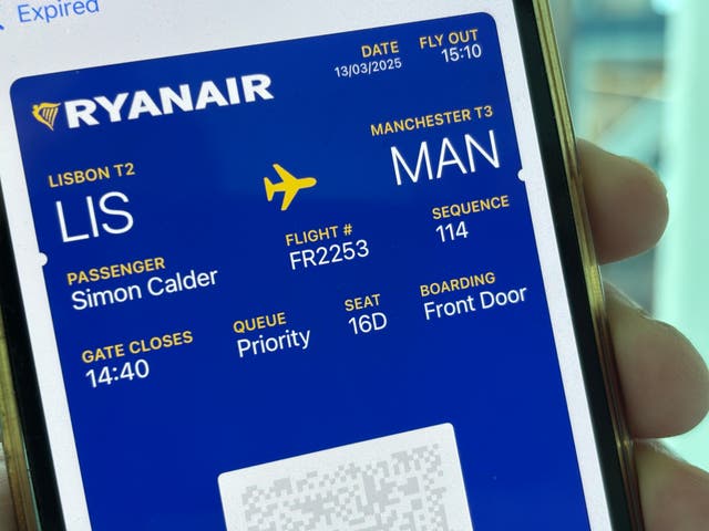 <p>Smart idea? Ryanair wants all passengers to check in and carry boarding passes using smartphones</p>