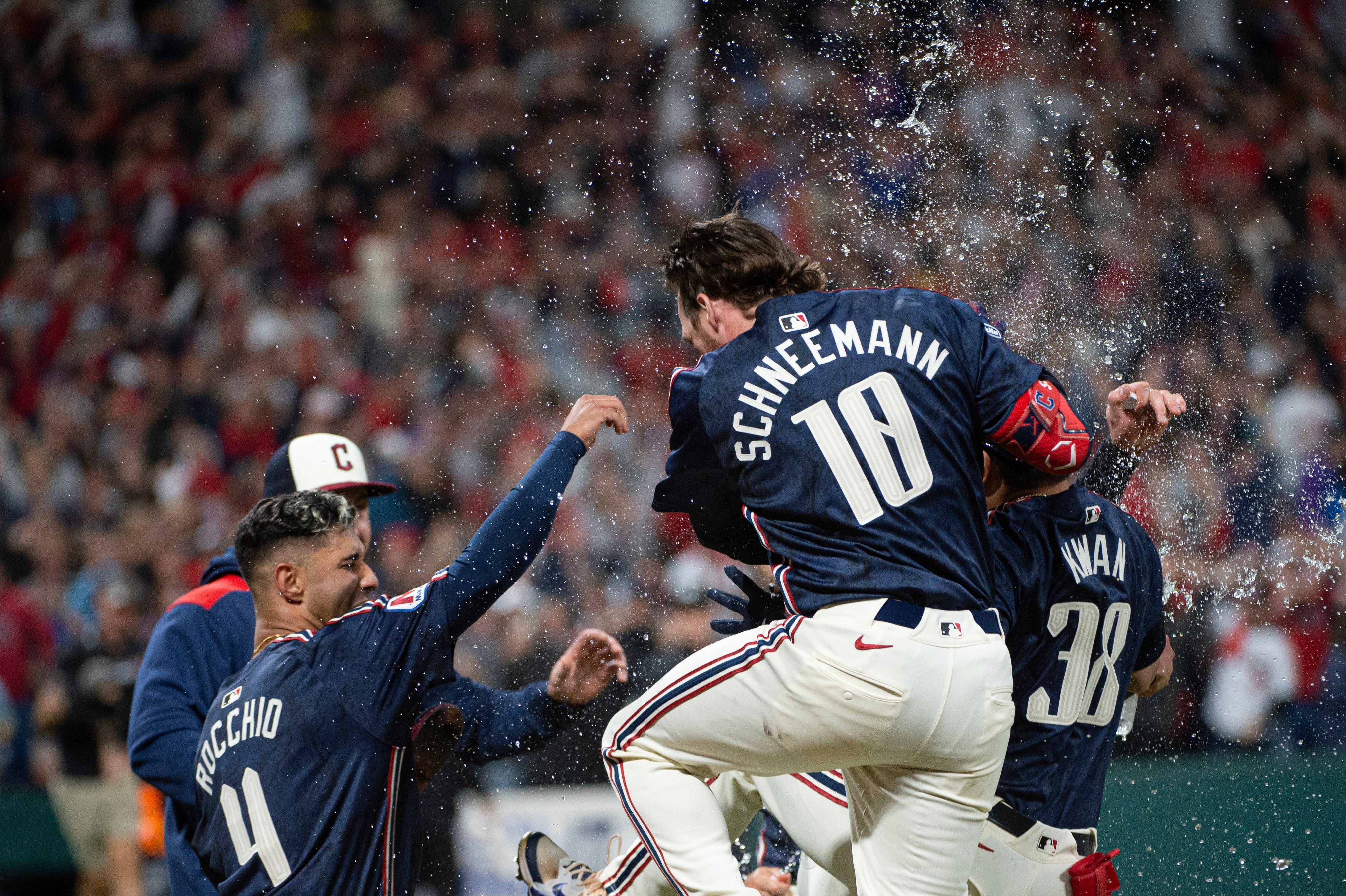 MARINEROS-GUARDIANES