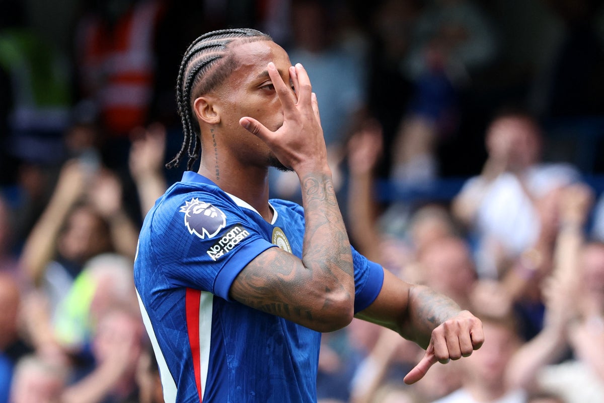 Chelsea vs Fulham live: Fernandez doubles Blues lead after King goal controversially ruled out in fiery derby