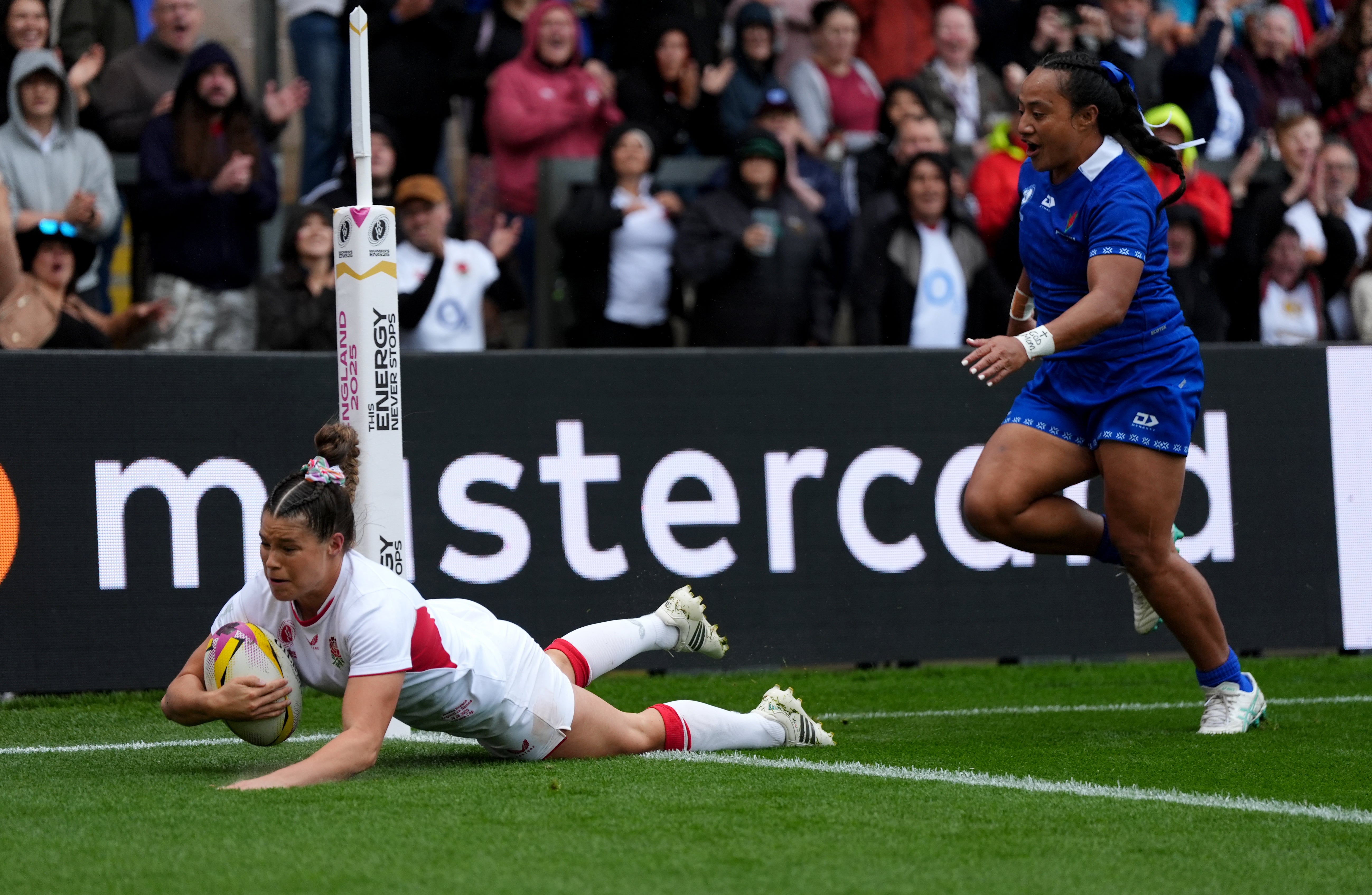 Jess Breach grabbed a hat-trick of tries (Ben Whitley/PA)