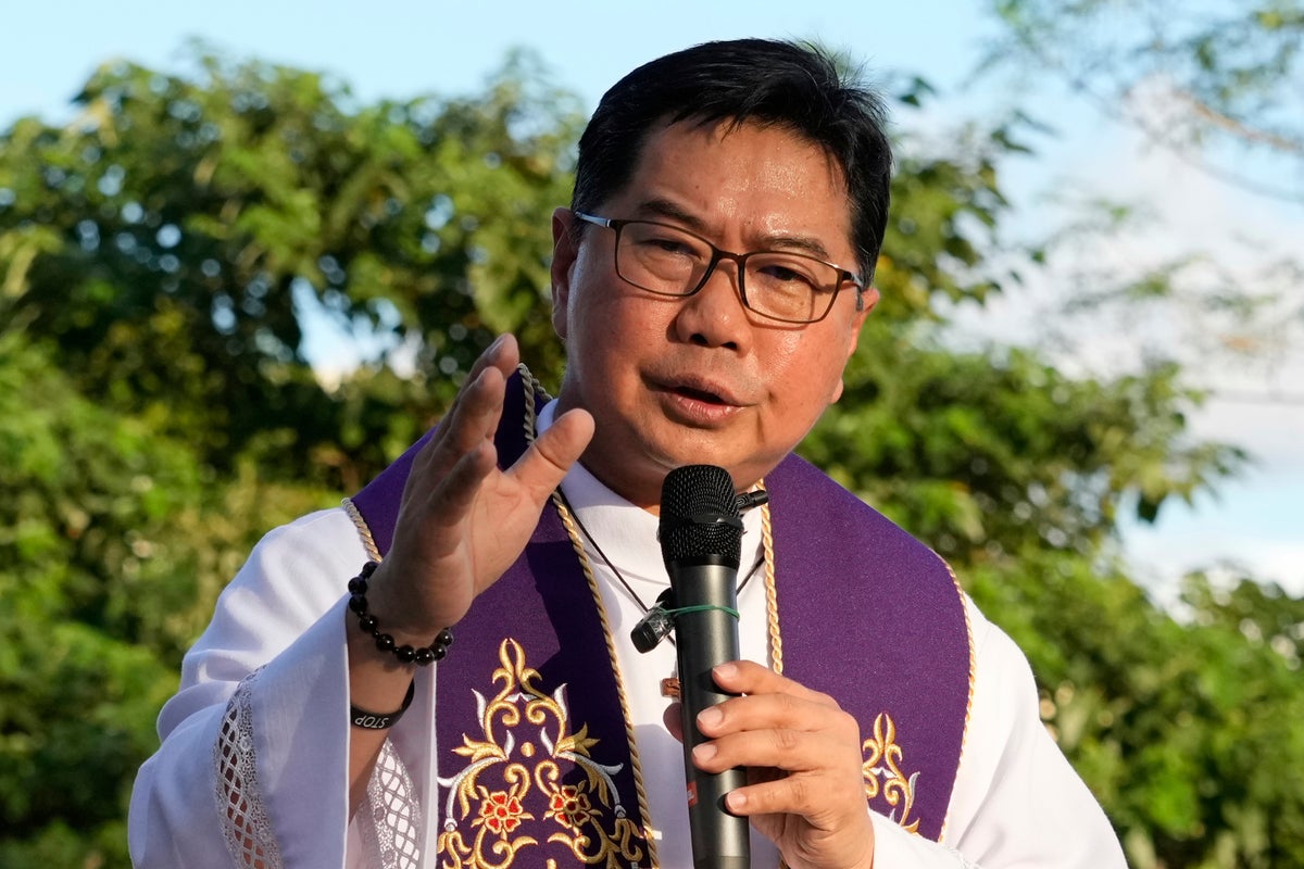 Filipino priest who fought Duterte's brutal drug crackdown among Magsaysay Award winners