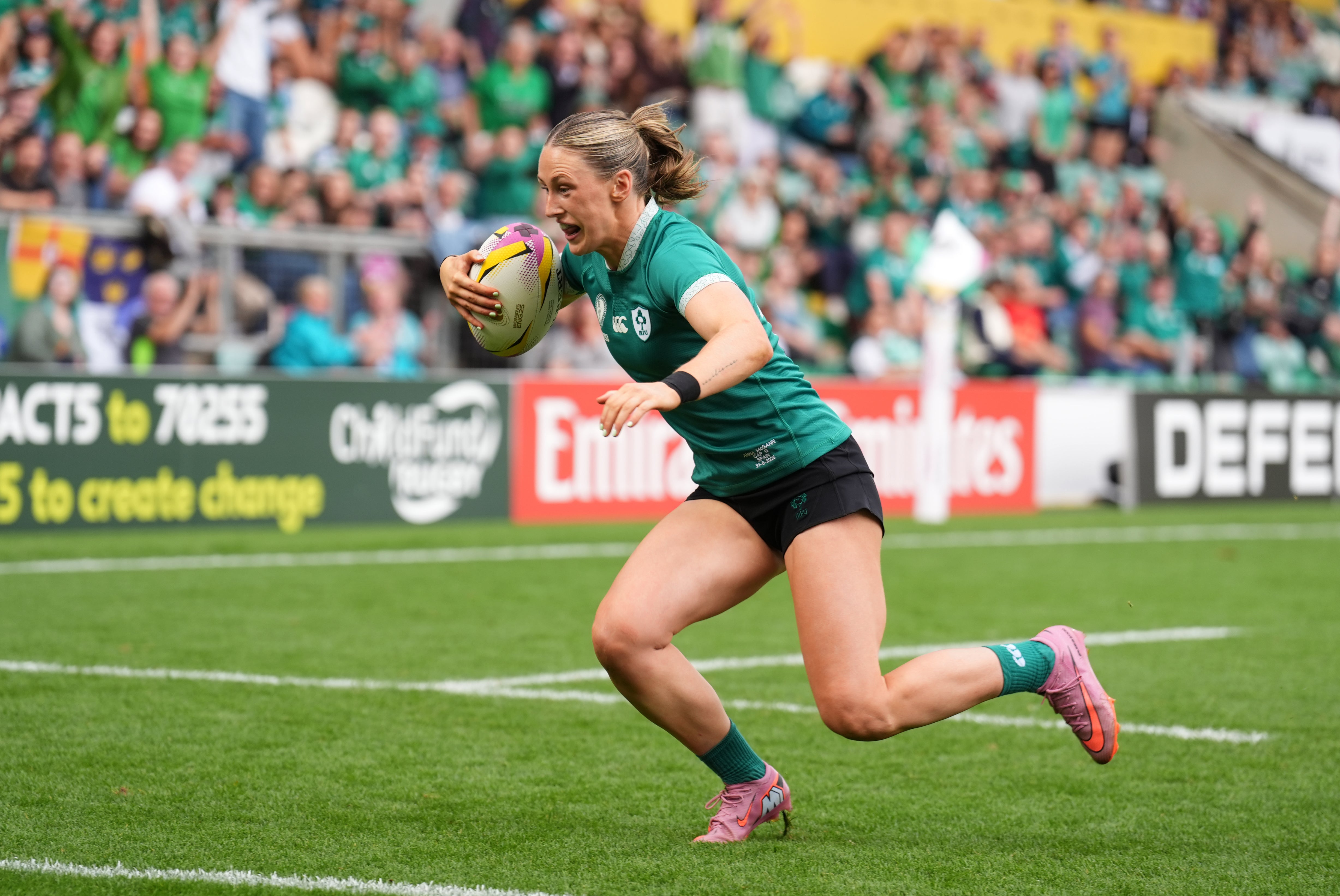 Anna McGann cruzou duas vezes para a Irlanda (Joe Giddens/PA)