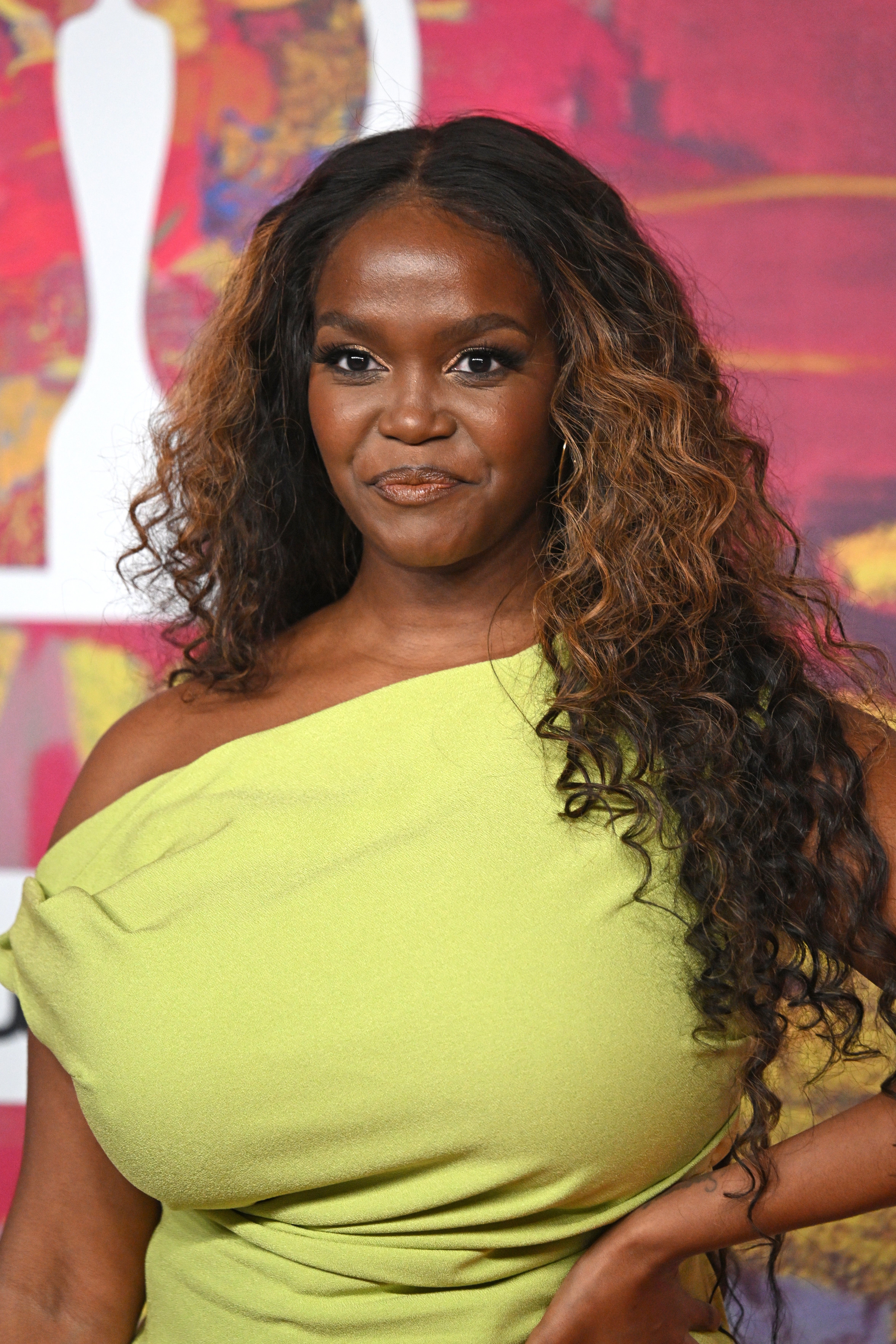 Oti Mabuse competiu em 'estritamente' entre 2015 e 2022
