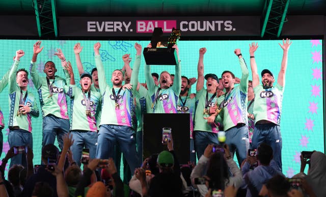 <p>Oval Invincibles captain Sam Billings lifts the trophy (John Walton/PA)</p>