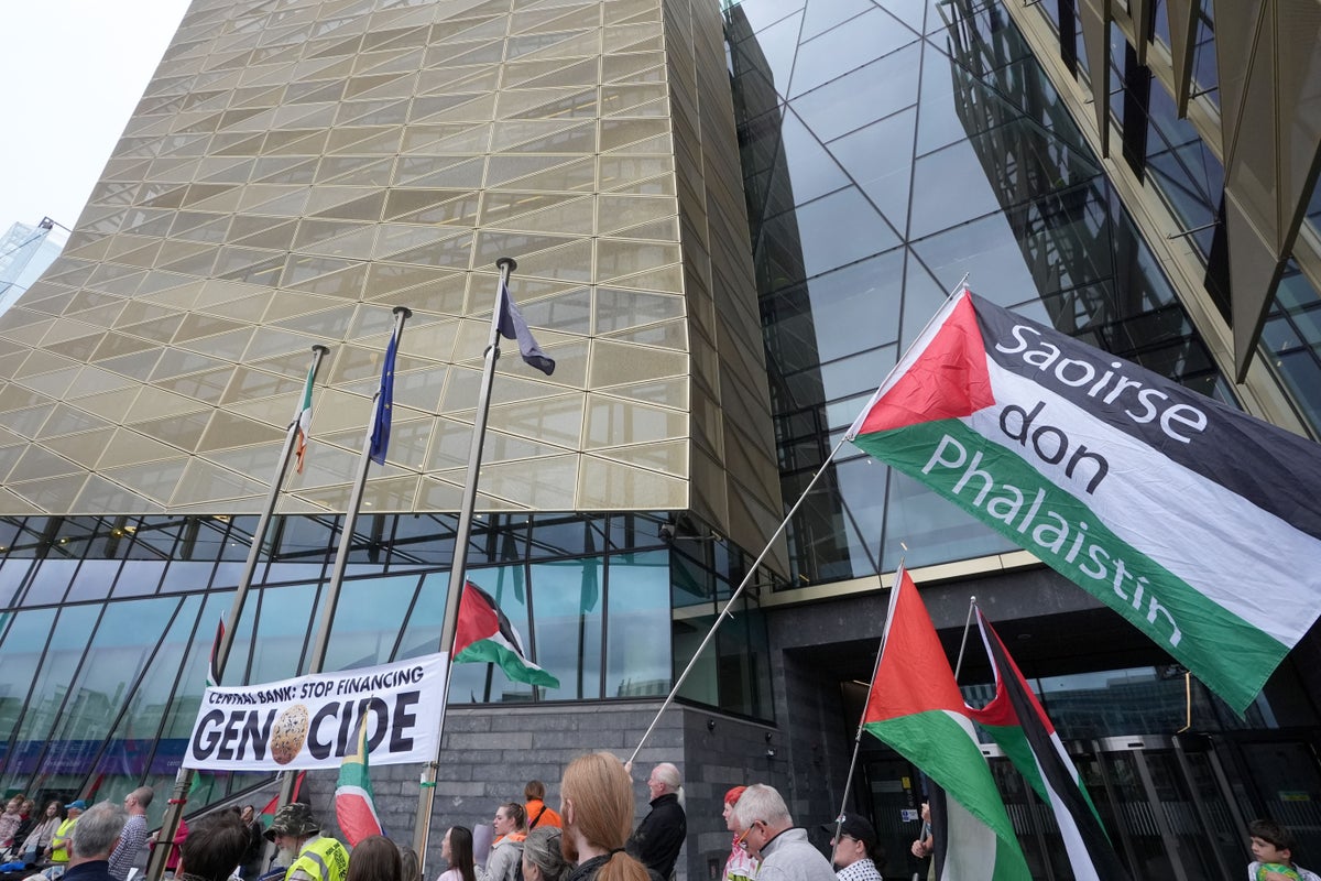 Irish Central Bank Ends Approval of Israeli Bonds After Protests