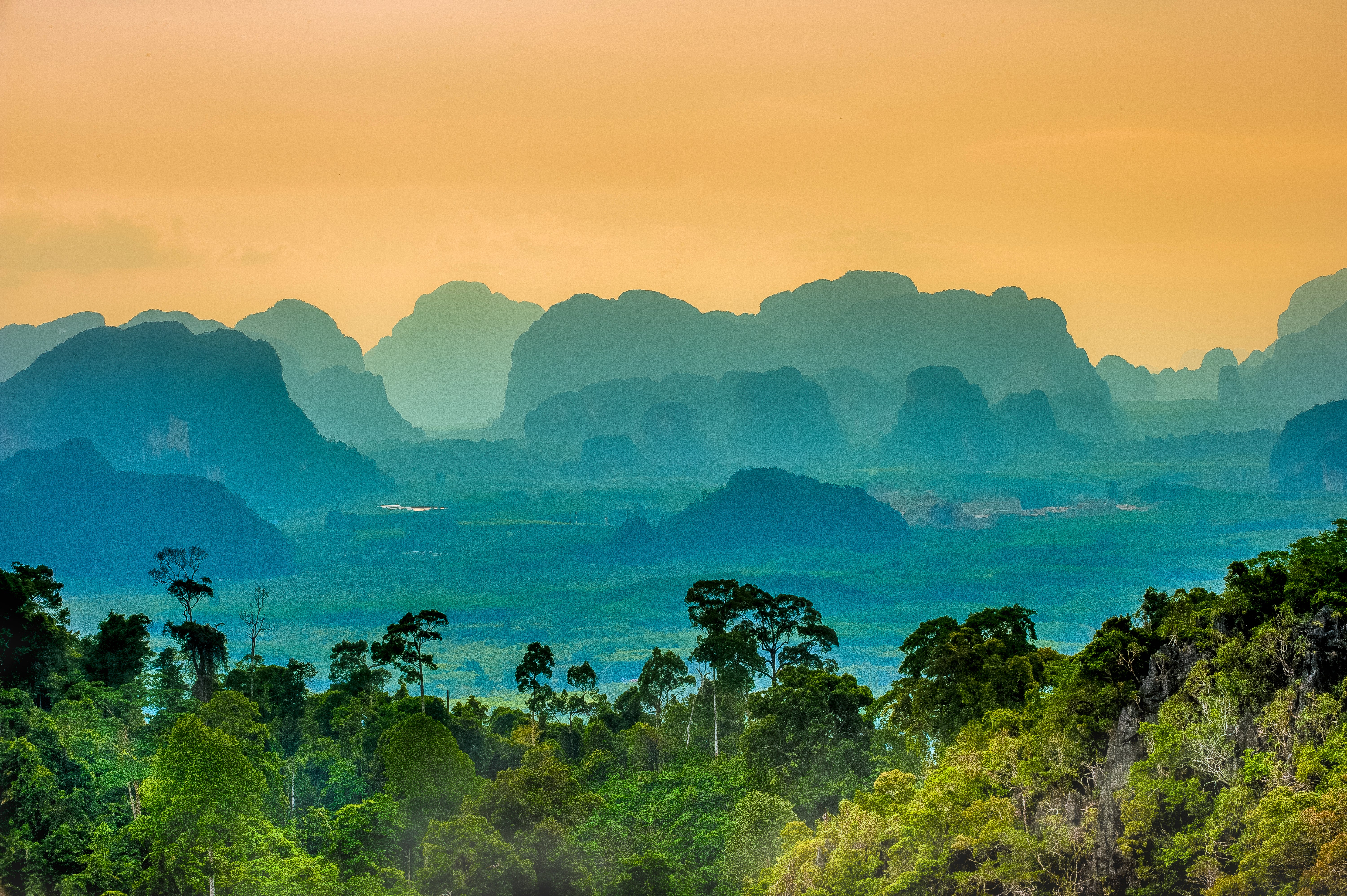 <p>Explore Thailand’s stunning natural environment in sustainable ways, from eco-friendly travel to staying with locals </p>