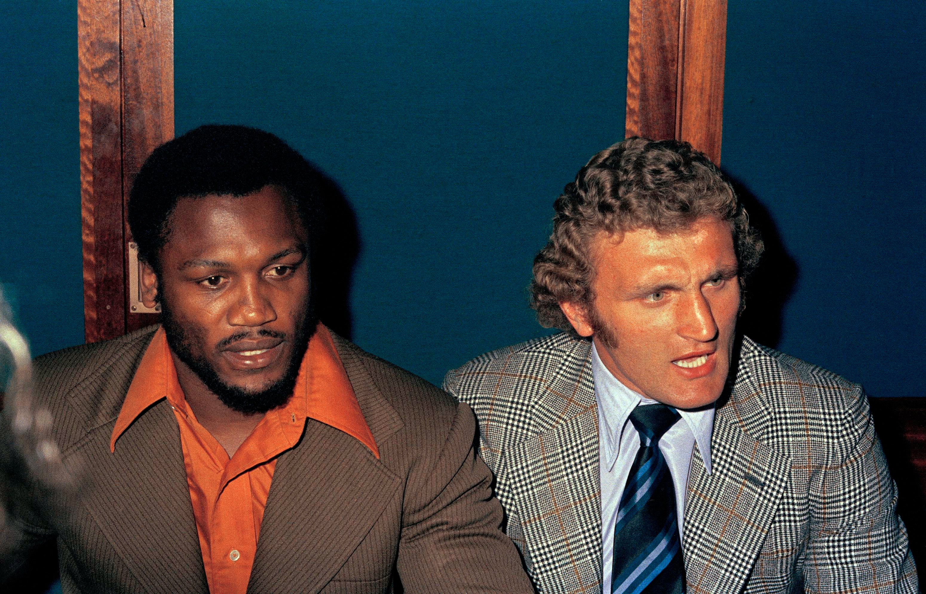 Bugner junto a Joe Frazier en 1973