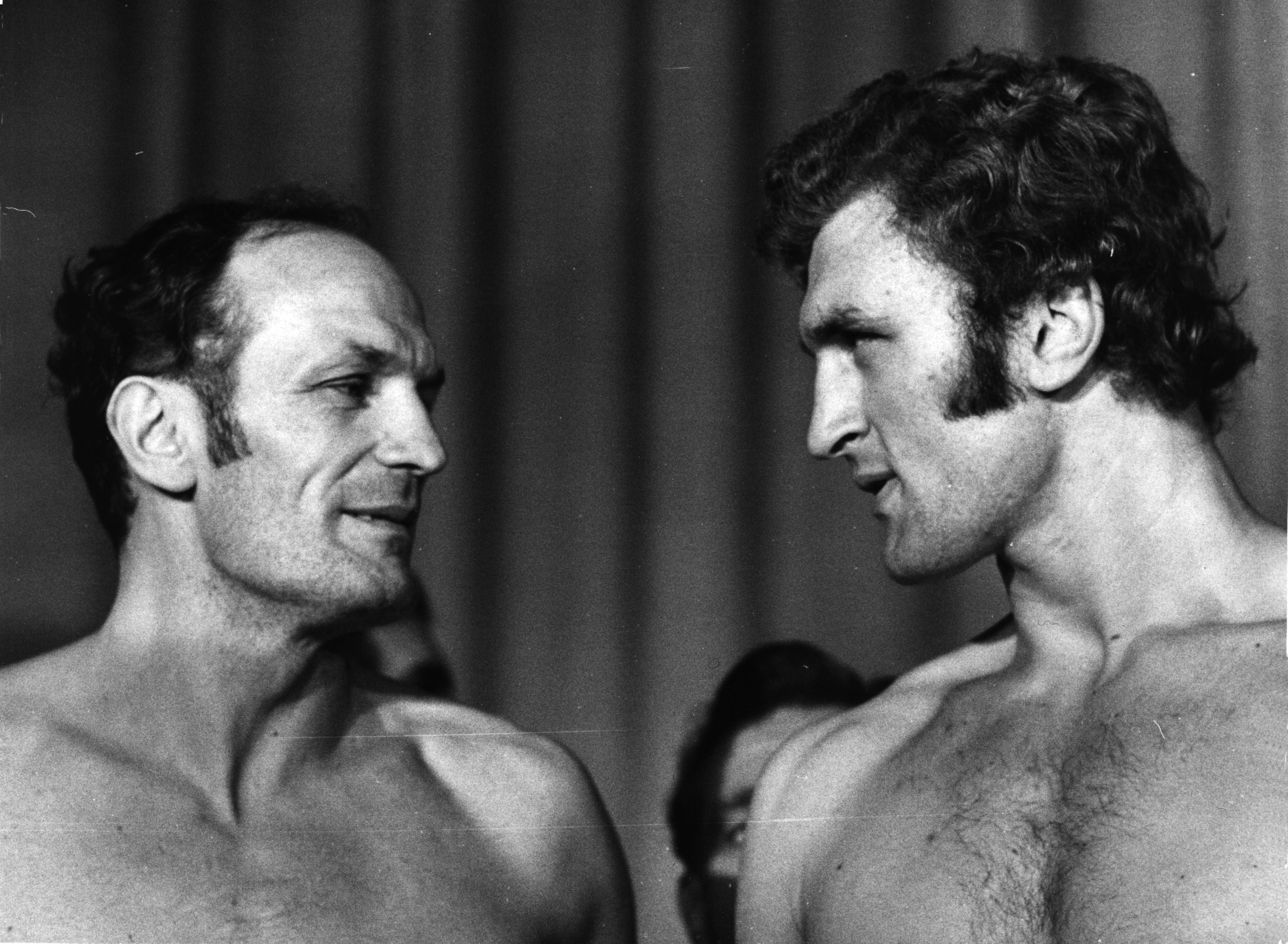 Bugner con el rival británico Henry Cooper en 1971
