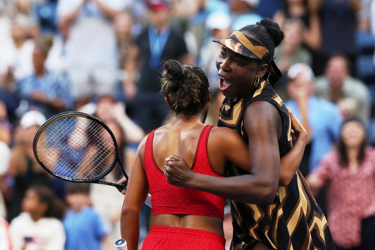 Venus Williams Reaches US Open Doubles Quarterfinal, Calls on Serena to Attend