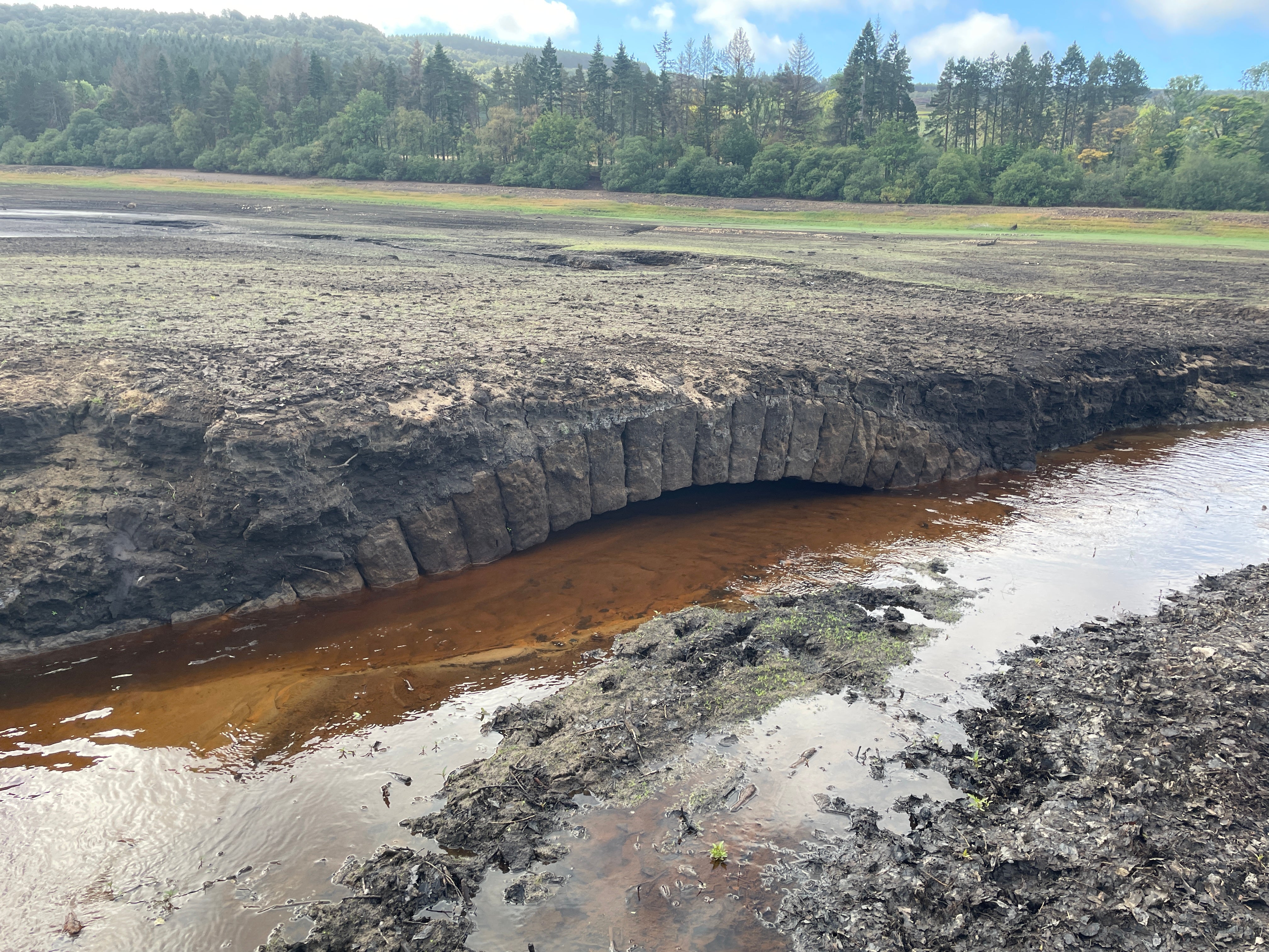 <p>Bridge structure revealed in Broomhead Reservoir</p>