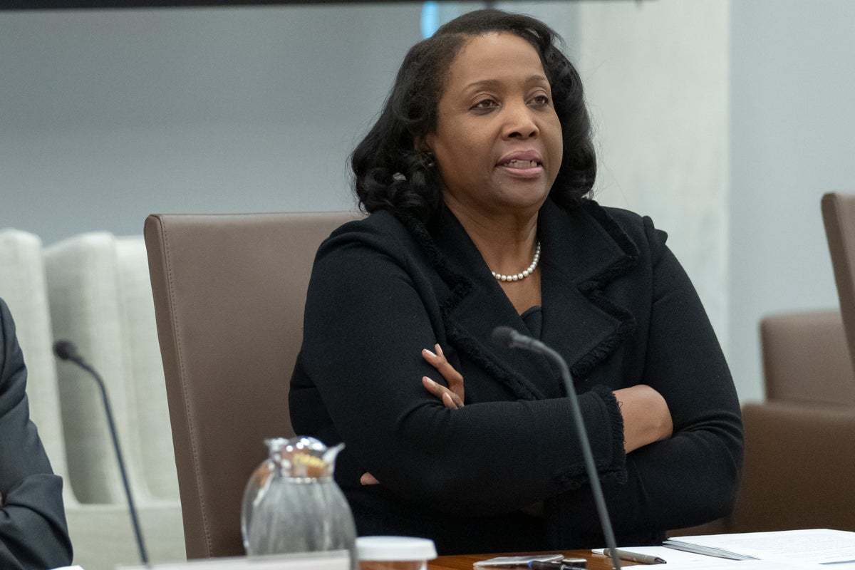 Hundreds of economists sign open letter backing embattled Fed Governor Lisa Cook after Trump attacks