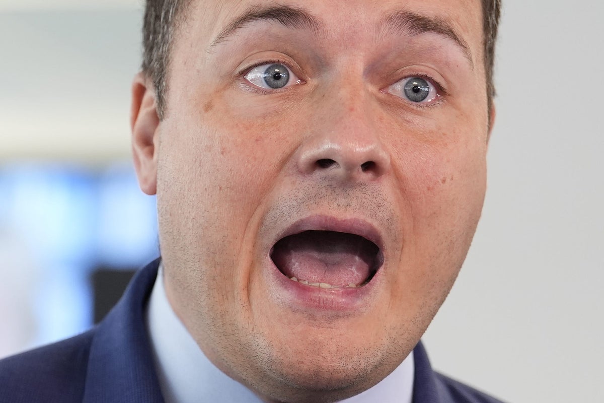 Health Secretary says high caffeine energy drinks same as &lsquo;necking four cans of Coke&rsquo; 