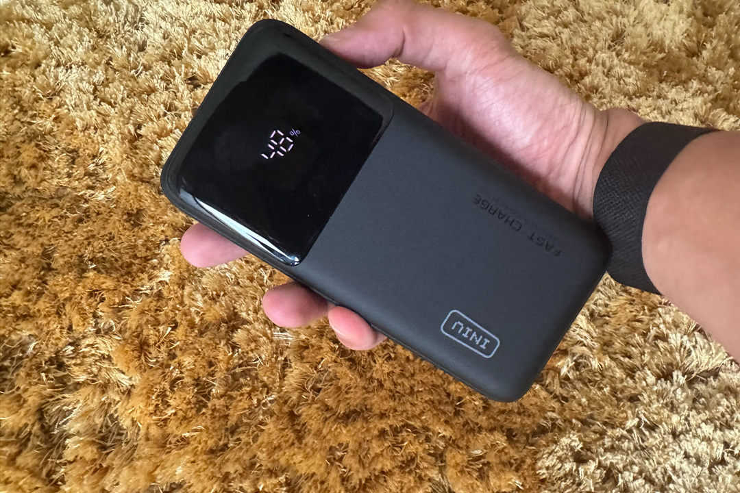 This simple power bank nails the basics (Alex Lee/The Independent )