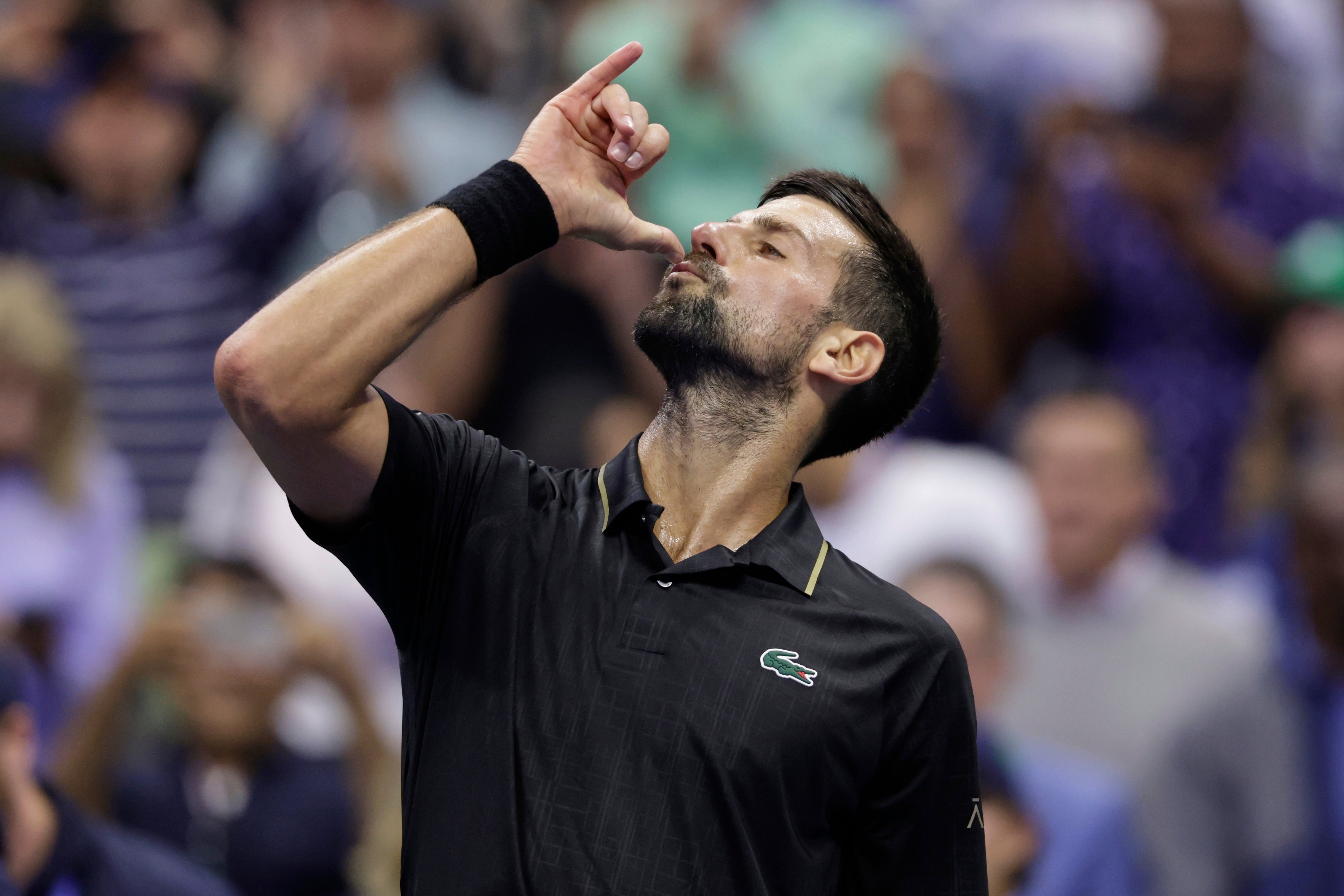 Djokovich celebra los puntos del partido