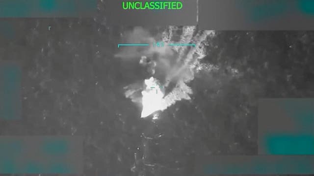 <p>El presidente de EE. UU., Donald Trump, informó que el ejército estadounidense atacó un barco que supuestamente transportaba drogas en el sur del Caribe </p>