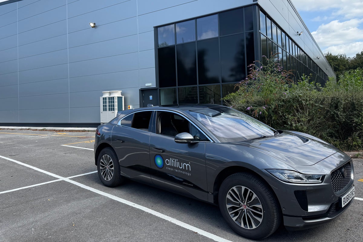 JLR Unveils UK’s First EV Battery Cells Made from Recycled Materials