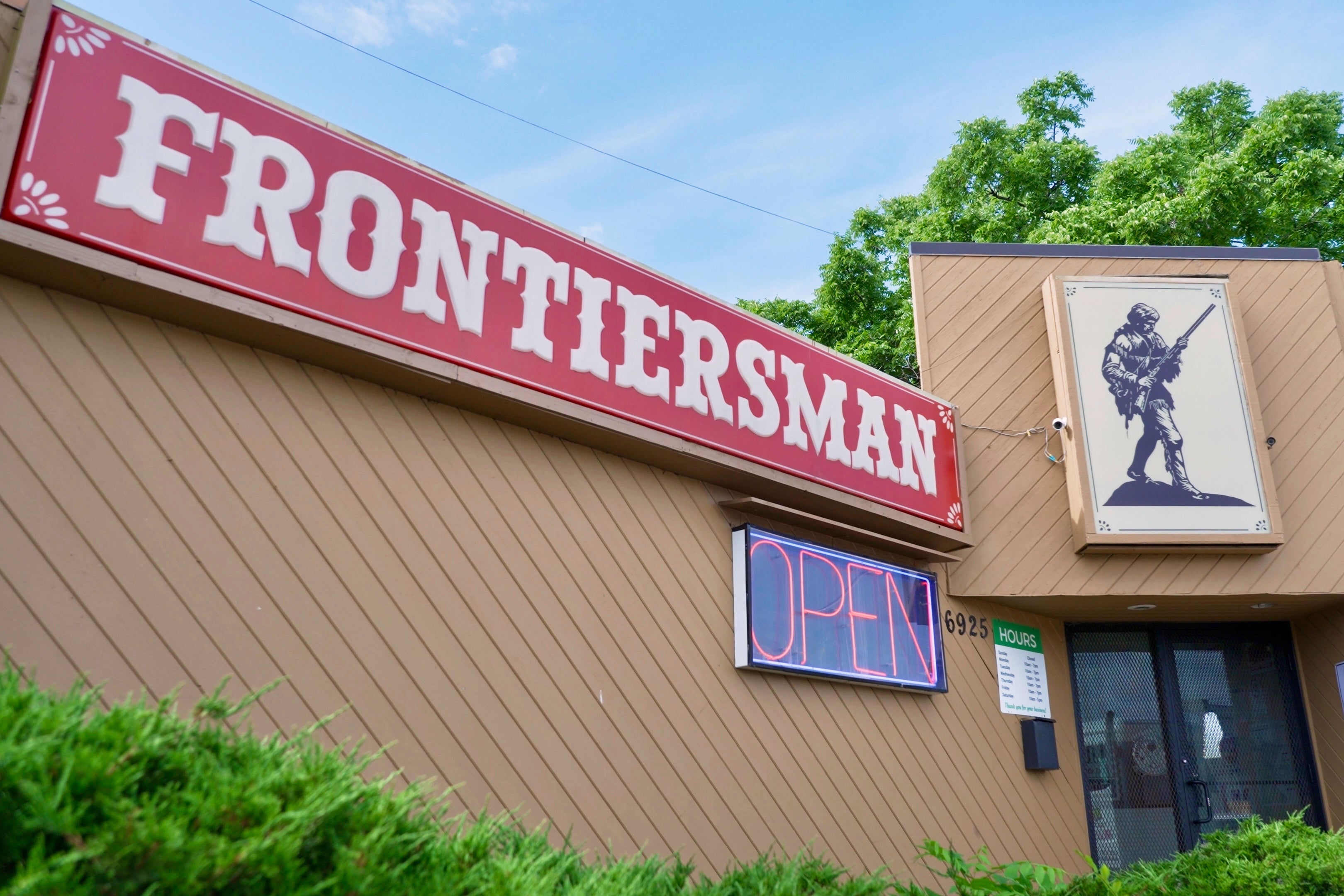 Minneapolis Shooting Gun Store