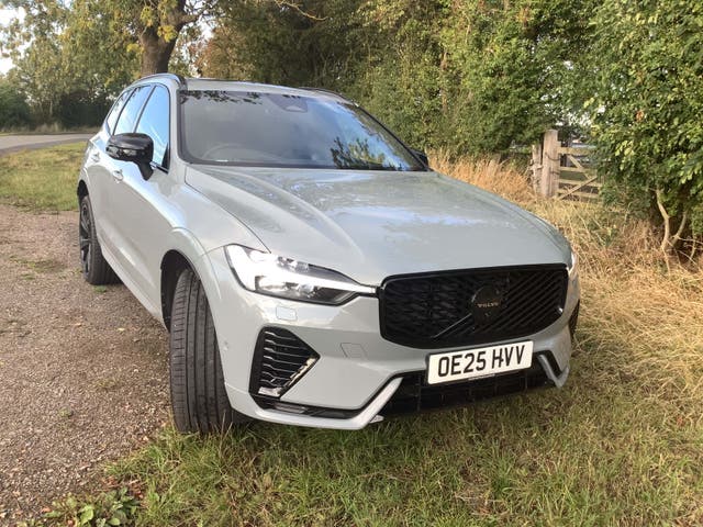 <p>This ‘refresh’ comes with a new grille featuring criss-cross lines – no lipstick though</p>