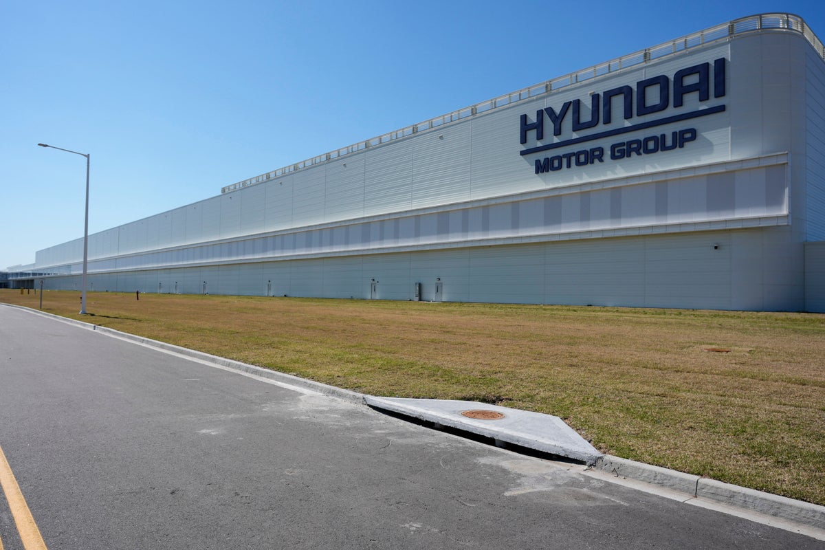 https://static.independent.co.uk/2025/09/05/19/18/Immigration-Raid-Hyundai-Plant-suusdffk.jpeg?width=1200&height=800&crop=1200:800