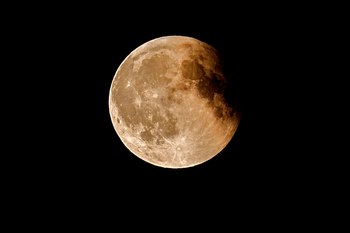 Pictured: Total ‘Blood Moon’ lunar eclipse in the UK