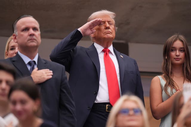 <p>El presidente Donald Trump asiste a la final individual masculina del Abierto de tenis de EE. UU.</p>