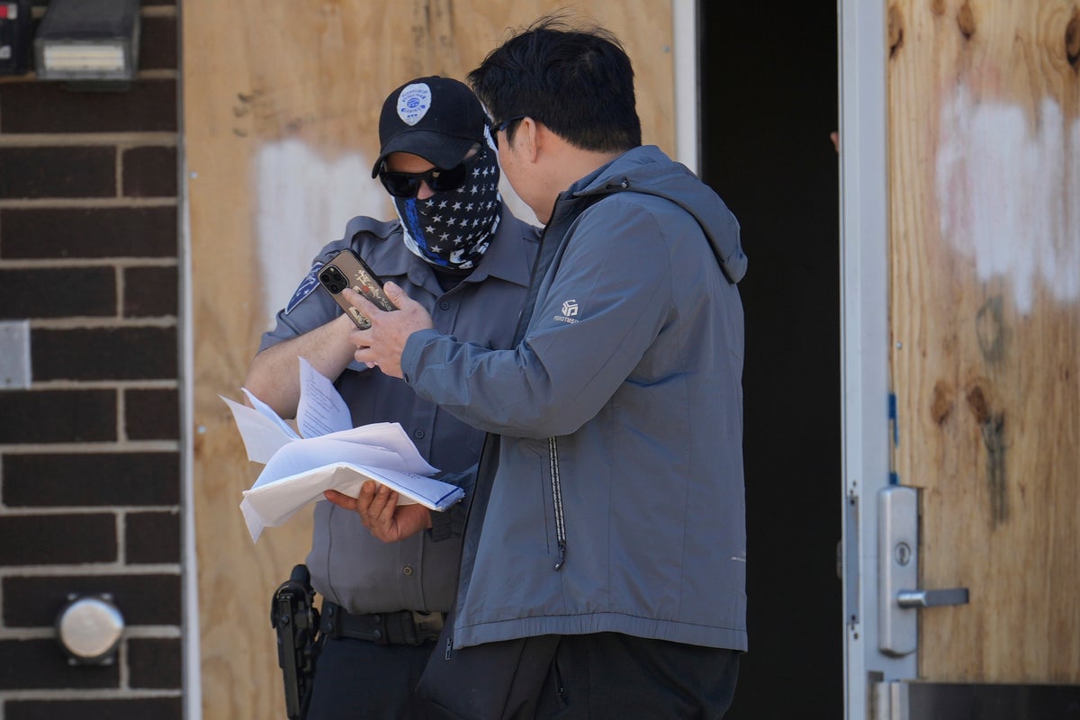 New Chicago immigration campaign prompts confusion as city braces for federal intervention