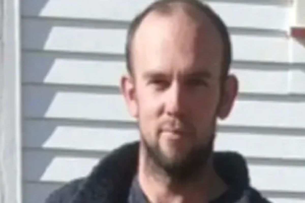 Parents of New Zealand fugitive Tom Phillips ‘truly sorry’ for his actions Parents of New Zealand fugitive Tom Phillips ‘truly sorry’ for his actions