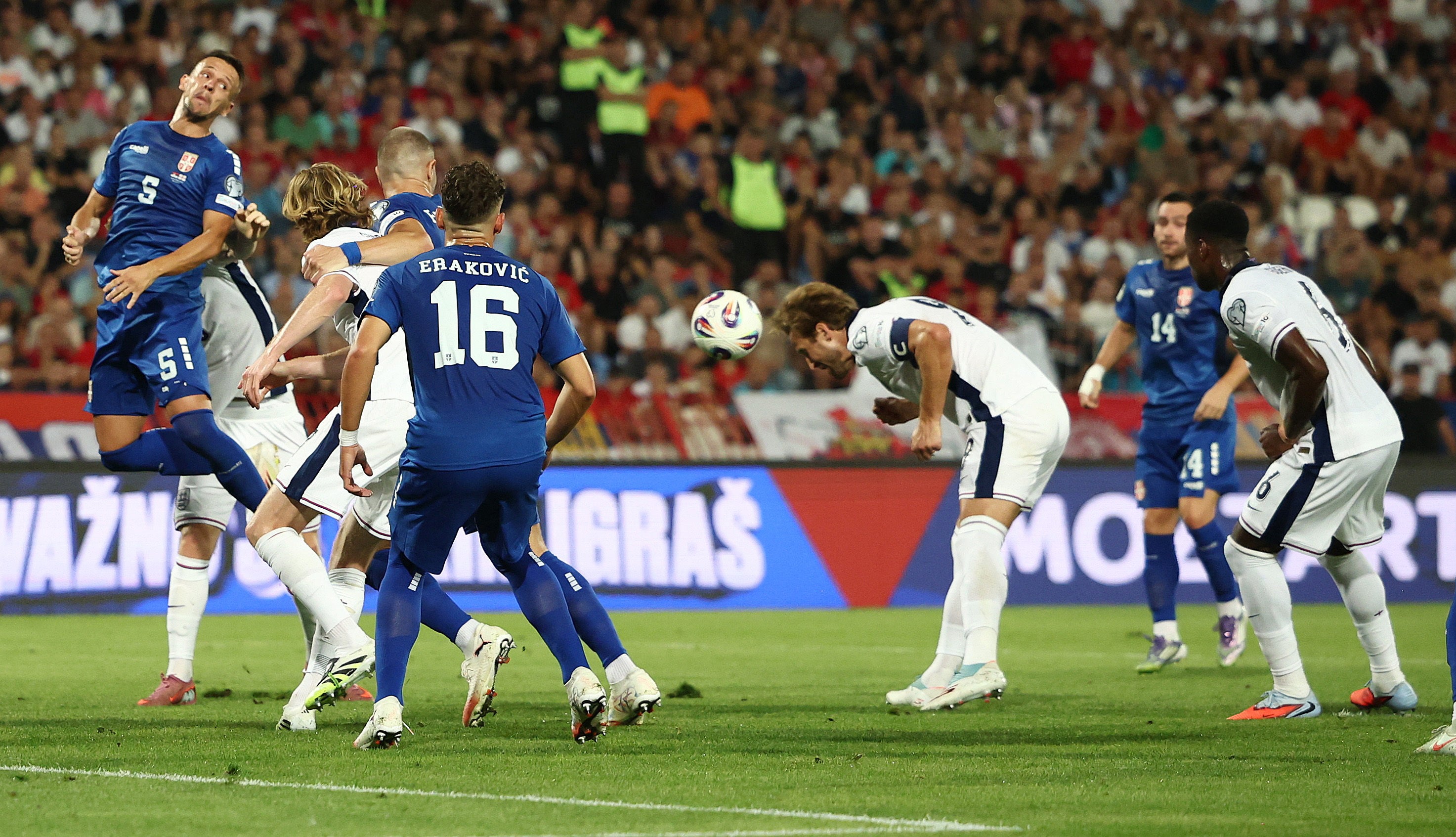 El encabezado de Harry Kane puso a los visitantes al frente