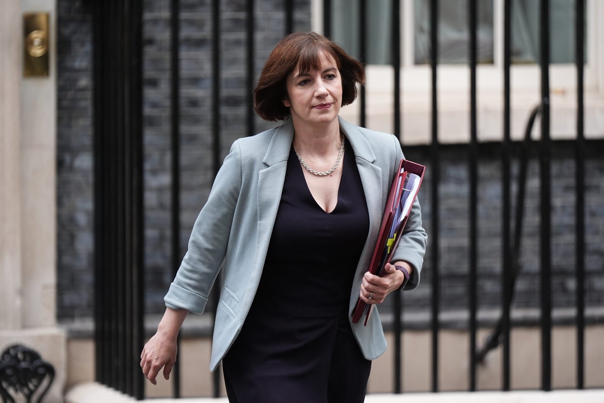 Labour Deputy Leadership Race Narrows as Phillipson Secures Key Nominations