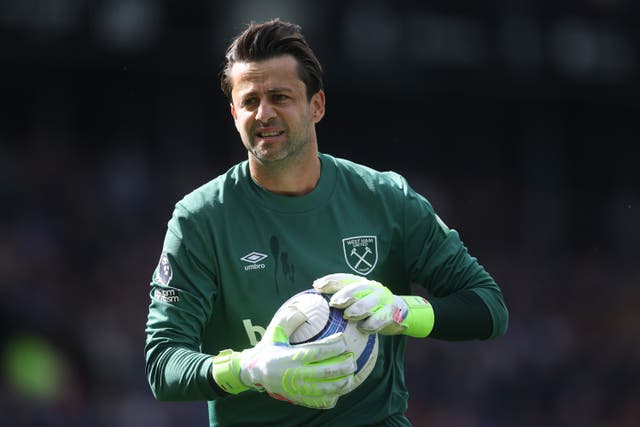 <p>Lukasz Fabianski has re-signed for West Ham</p>