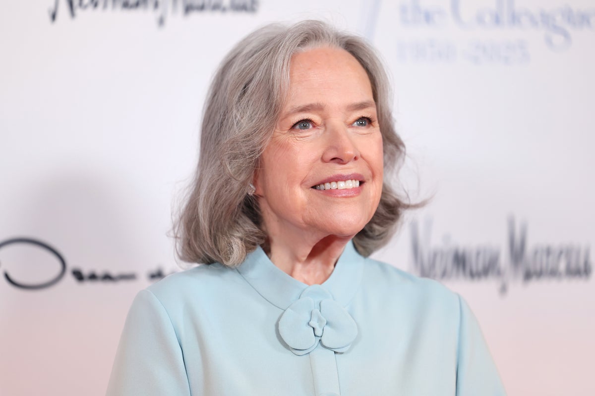 Kathy Bates shares update on health difficulties after 100-pound weight loss Kathy Bates shares update on health difficulties after 100-pound weight loss