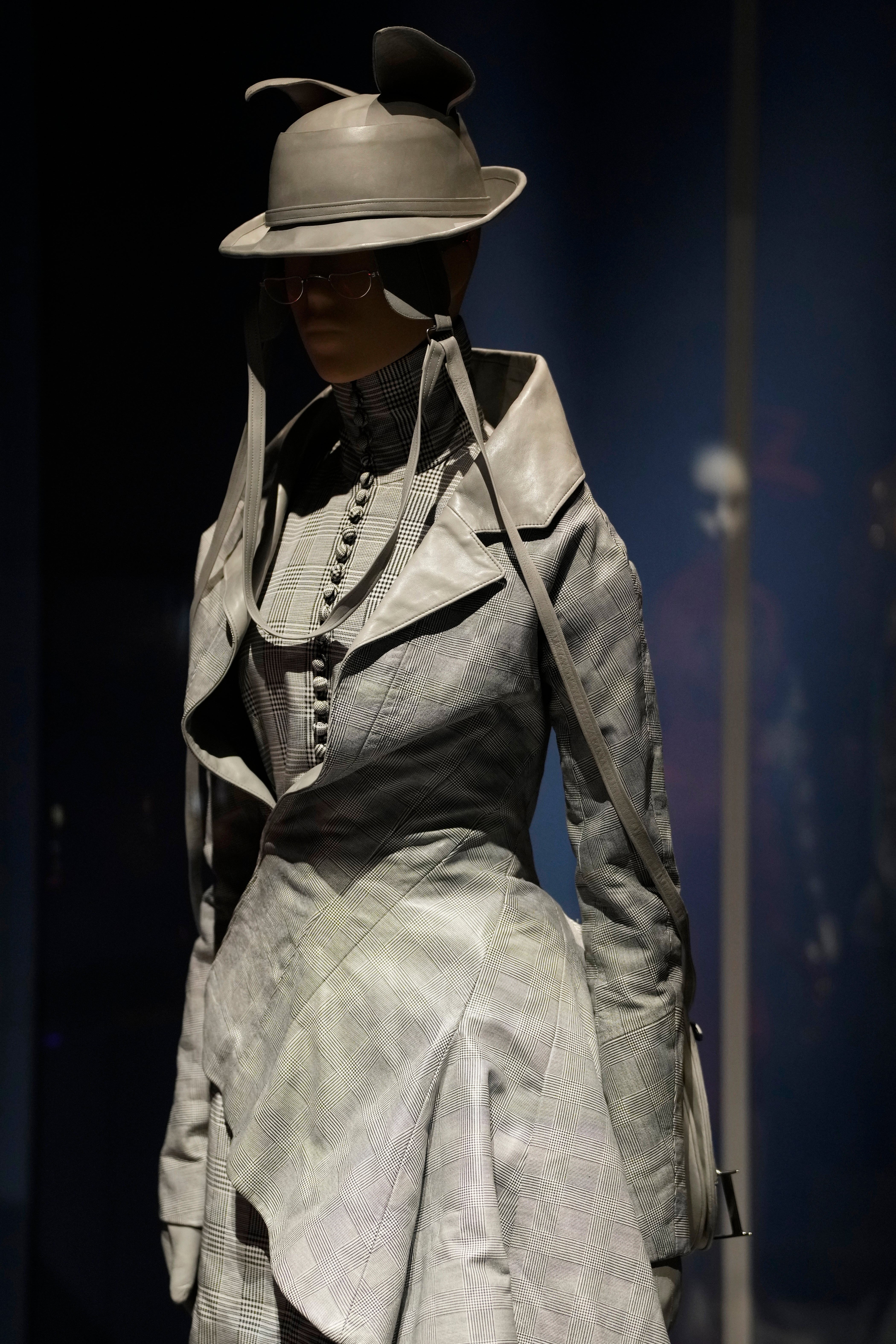 "Dress, Dreams and Desire: Fashion and Psychoanalysis" Press Preview