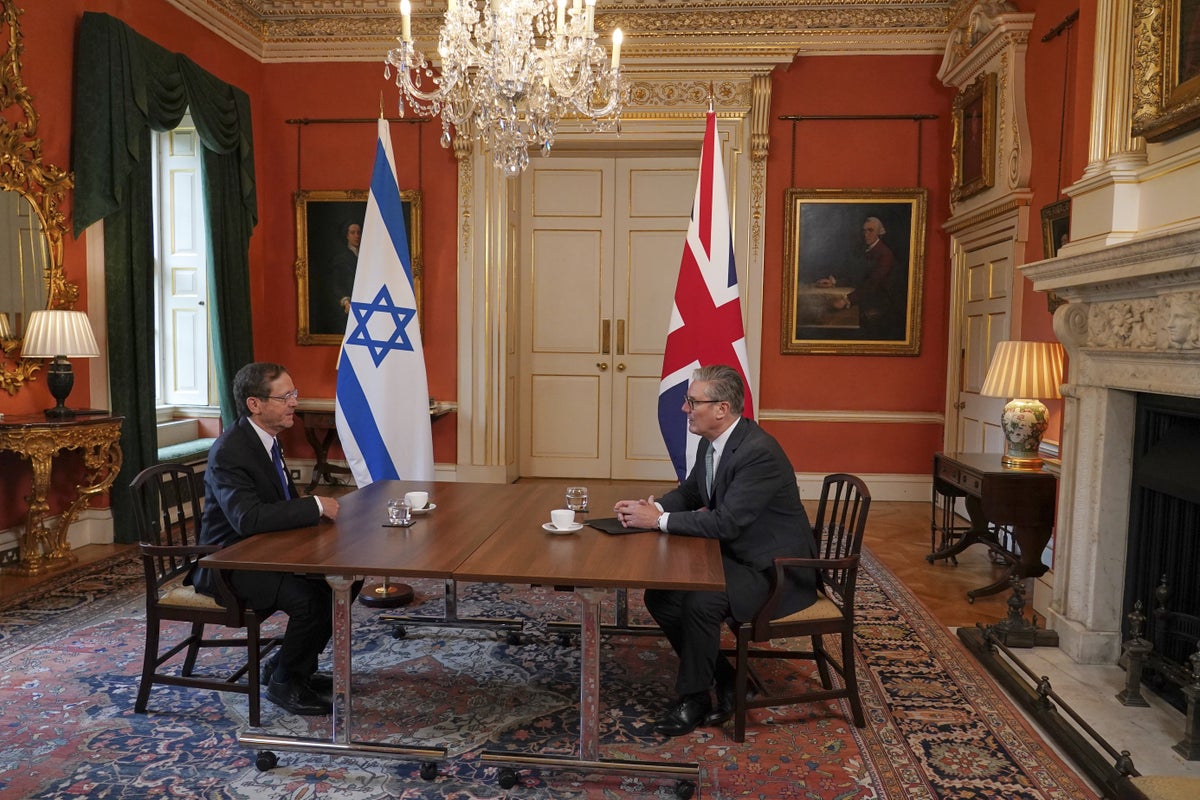 Starmer tells Israeli president Qatar airstrikes ‘unacceptable’ and ‘do nothing to secure peace’