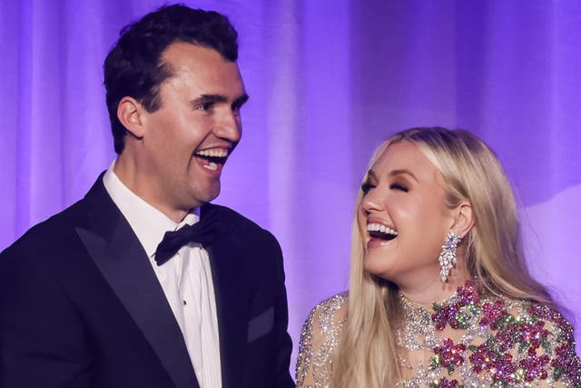 <p>Erika Kirk prometió continuar el legado de su esposo, Charlie, y advirtió a sus opositores en EE. UU.: “No tienen idea de lo que acaban de desatar en todo el país”</p>
