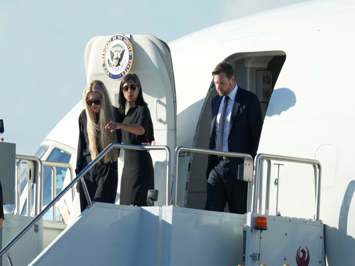 Vance arrives in Arizona with Charlie Kirk's casket aboard Air Force Two |  The Independent