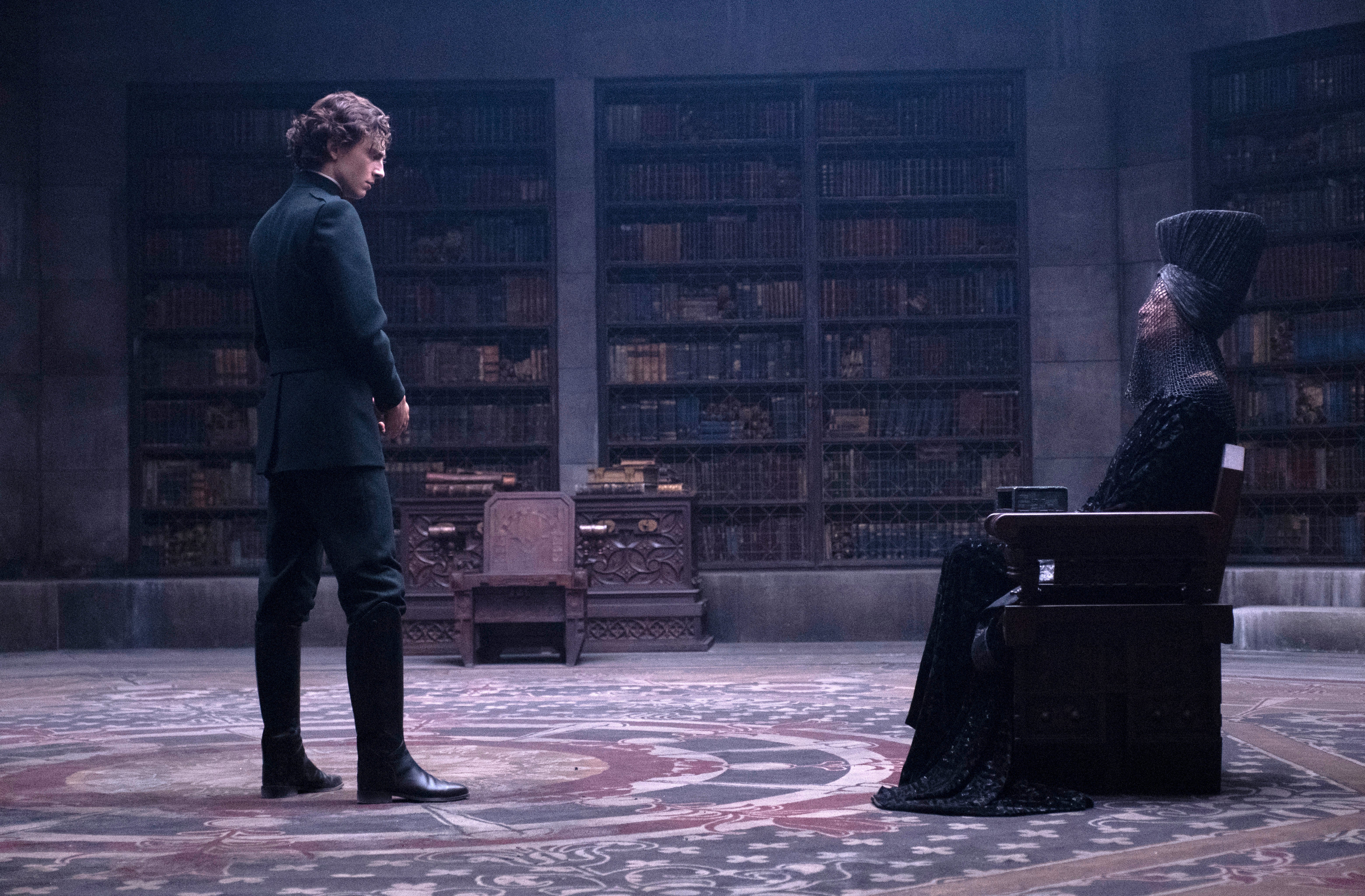 Timotheé Chalamet and Kathy Bates in ‘Dune’ (2021)