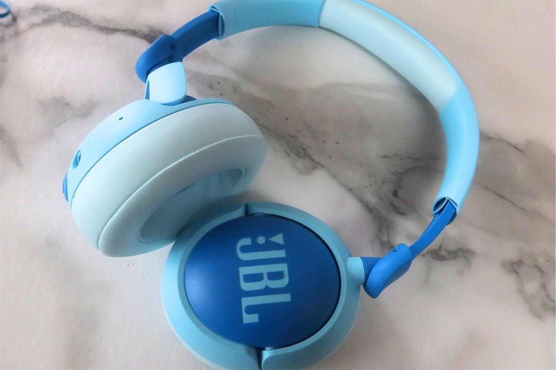 JBL 470NC headphones for kids
