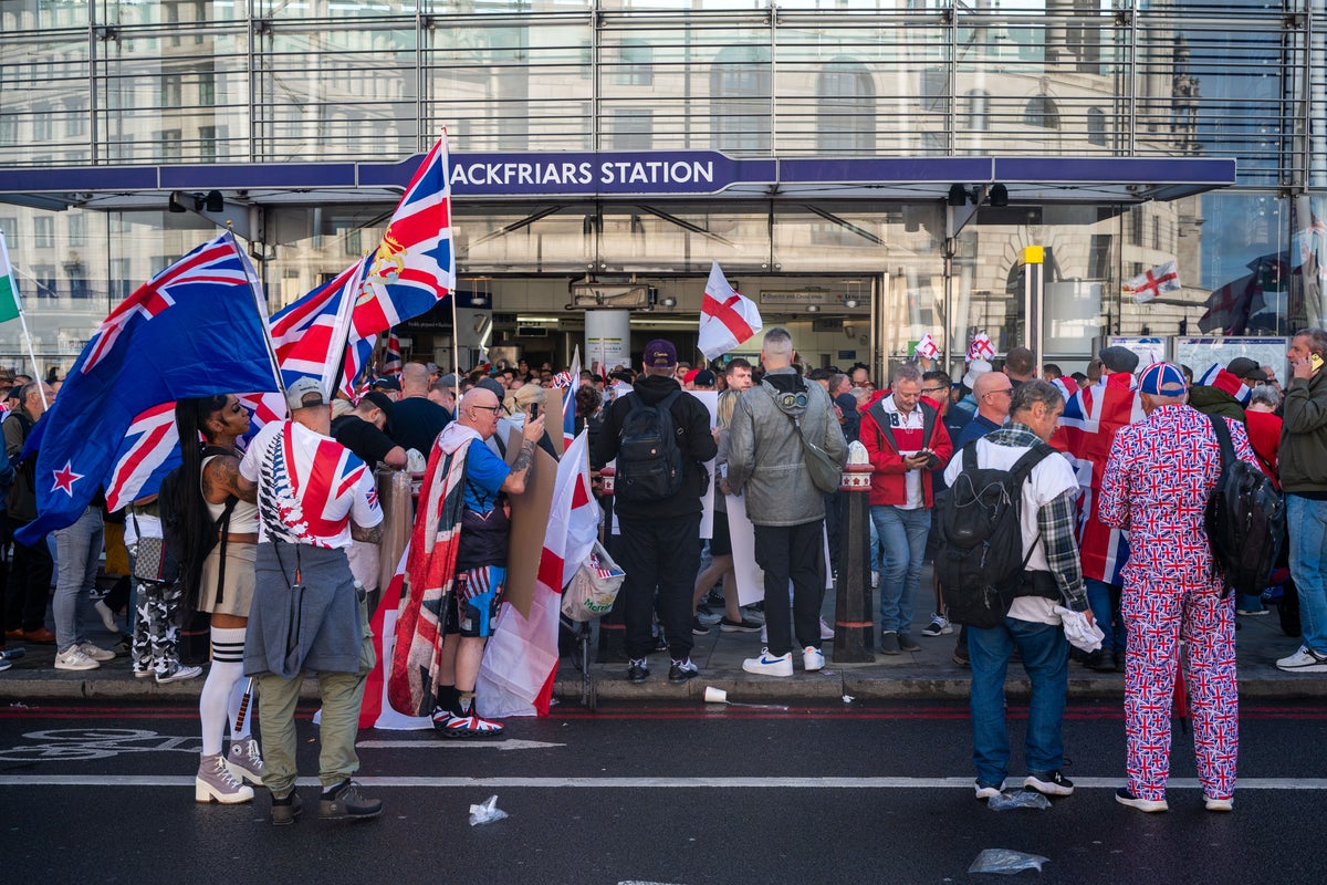 London protests live: Thousands gather for Tommy Robinson ‘Unite the kingdom’ march and counter-demonstrations