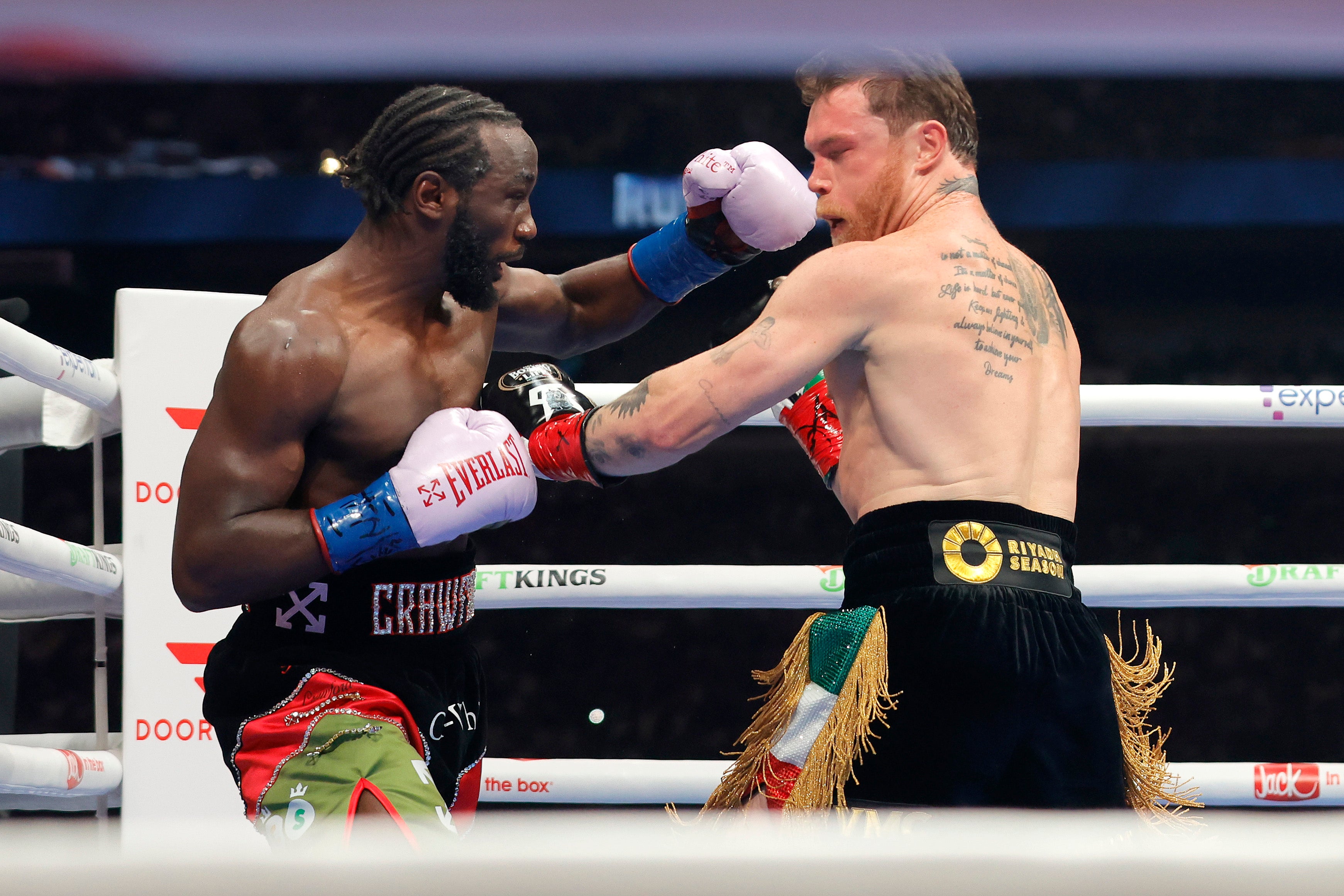 Terence Crawford superó a Canelo Álvarez en su batalla de Las Vegas