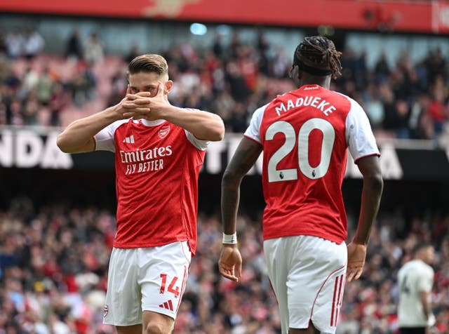 <p>Viktor Gyokeres celebrates scoring the 2nd Arsenal goal with Noni Madueke </p>