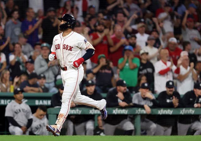 YANKEES MEDIAS ROJAS