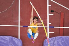 World Athletics Championships live: Duplantis breaks pole vault world record again and Kerr reaches 1500m final