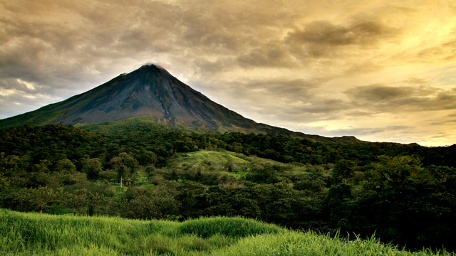 <p>With a rich and diverse terrain that includes rainforest, jungle, coastal plains and volcanoes, Costa Rica is a natural paradise, and a huge amount of work goes into protecting it </p>