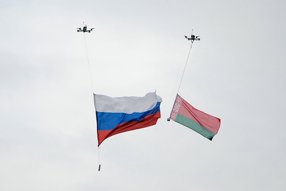 ロシアは訓練で従来の軍事的および核軍の力を披露し、NATOで緊張を高めます