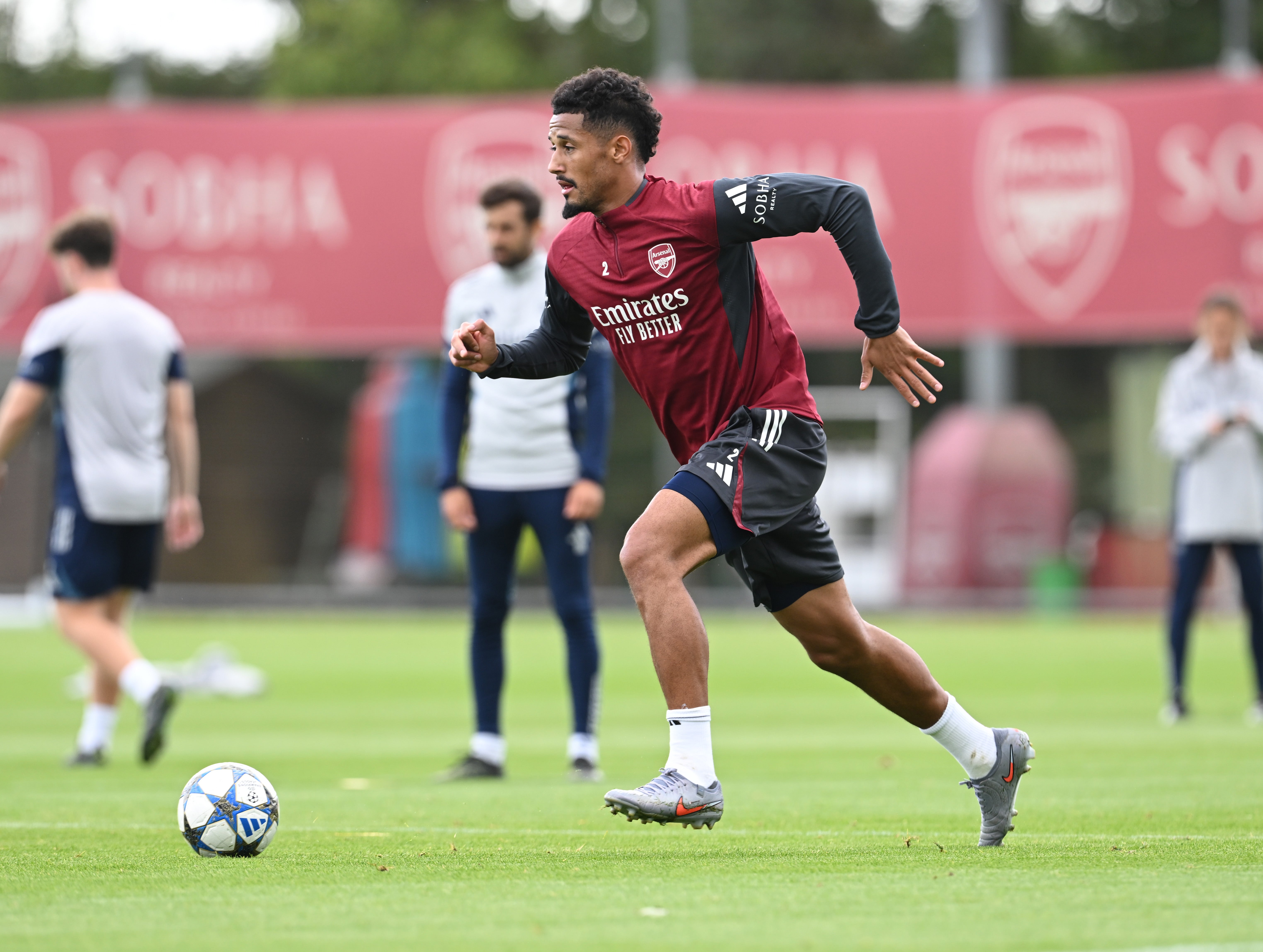 William Saliba treina à frente da viagem do Arsenal ao Athletic