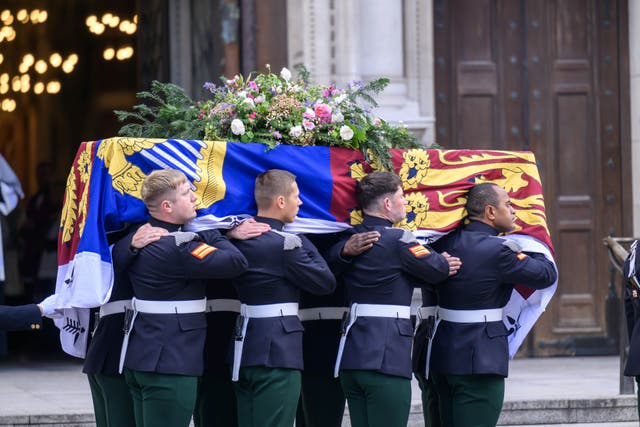 <p>The bearer party carry the coffin of the Duchess of Kent into Westminster Cathedral</p>