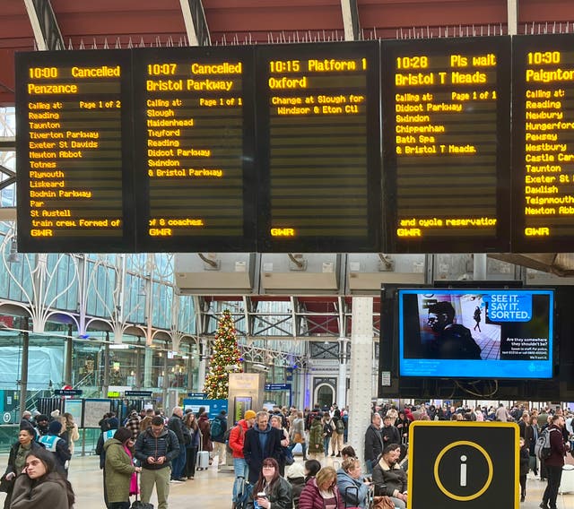<p>Got the message? Warning sign at London Paddington</p>
